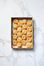 Load image into Gallery viewer, 20 x Cocktail Beef Pie Box